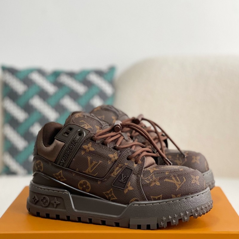 L0*is V*t0n TRAINER SNEAKERS