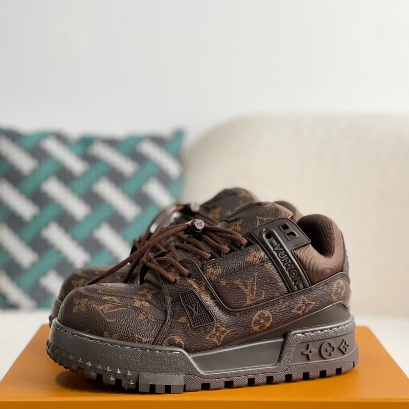 L0*is V*t0n TRAINER SNEAKERS